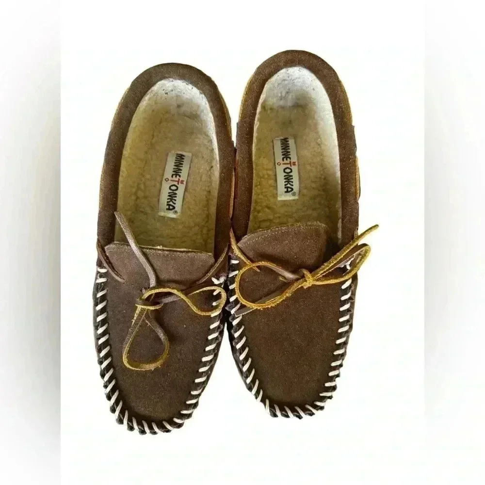 Minnetonka Moccasin Slipper With Rubber Soles Size 8